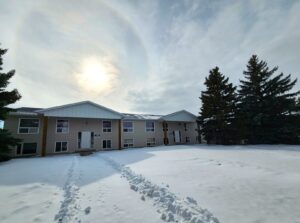 D3-185 Reimer Ave W exterior property